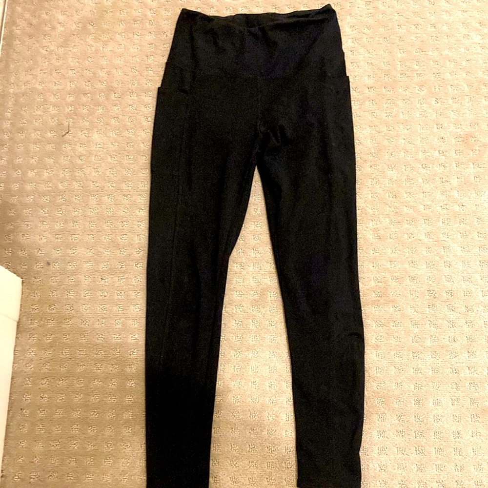 Black yoga pants